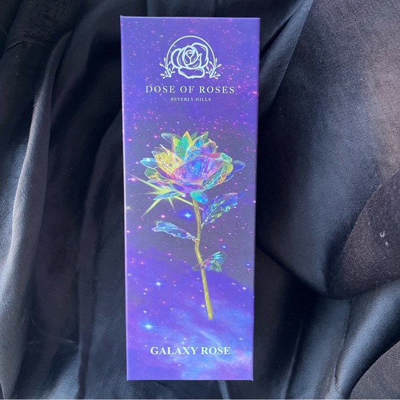 Dose of Roses Galaxy Rose - Picture 8 of 8